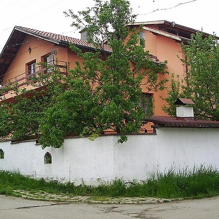 Hadjibulevata Guest House Kovachevtsi Exterior foto