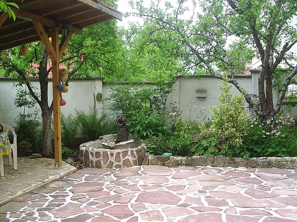 Hadjibulevata Guest House Kovachevtsi Exterior foto