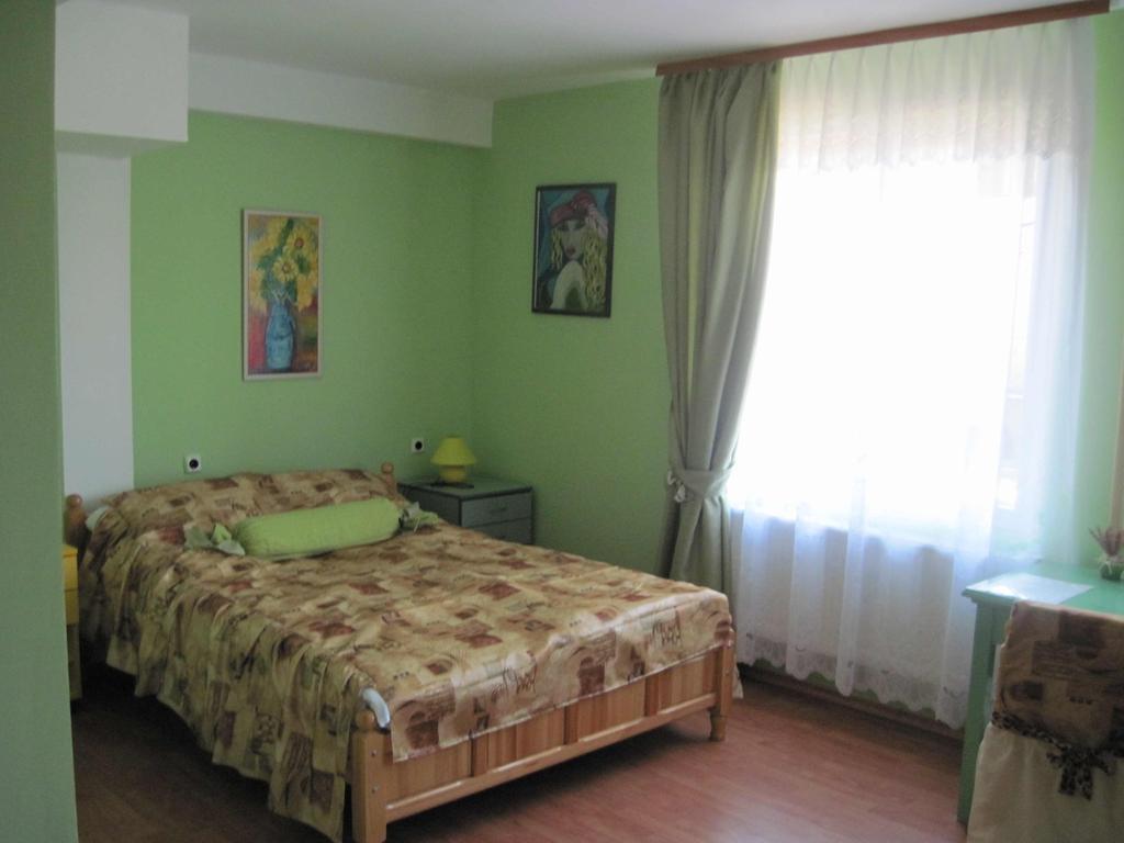 Hadjibulevata Guest House Kovachevtsi Quarto foto